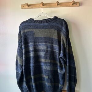 Bill Blass Men's Navy and Olive Crewneck Sweater